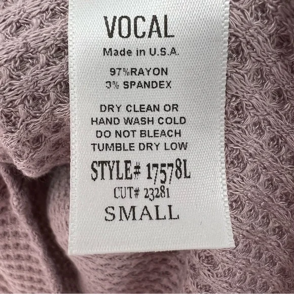 Vocal Womans Top Long Sleeve Dream Catcher Print Rhinestones Cold Shoulder NEW - Picture 13 of 13